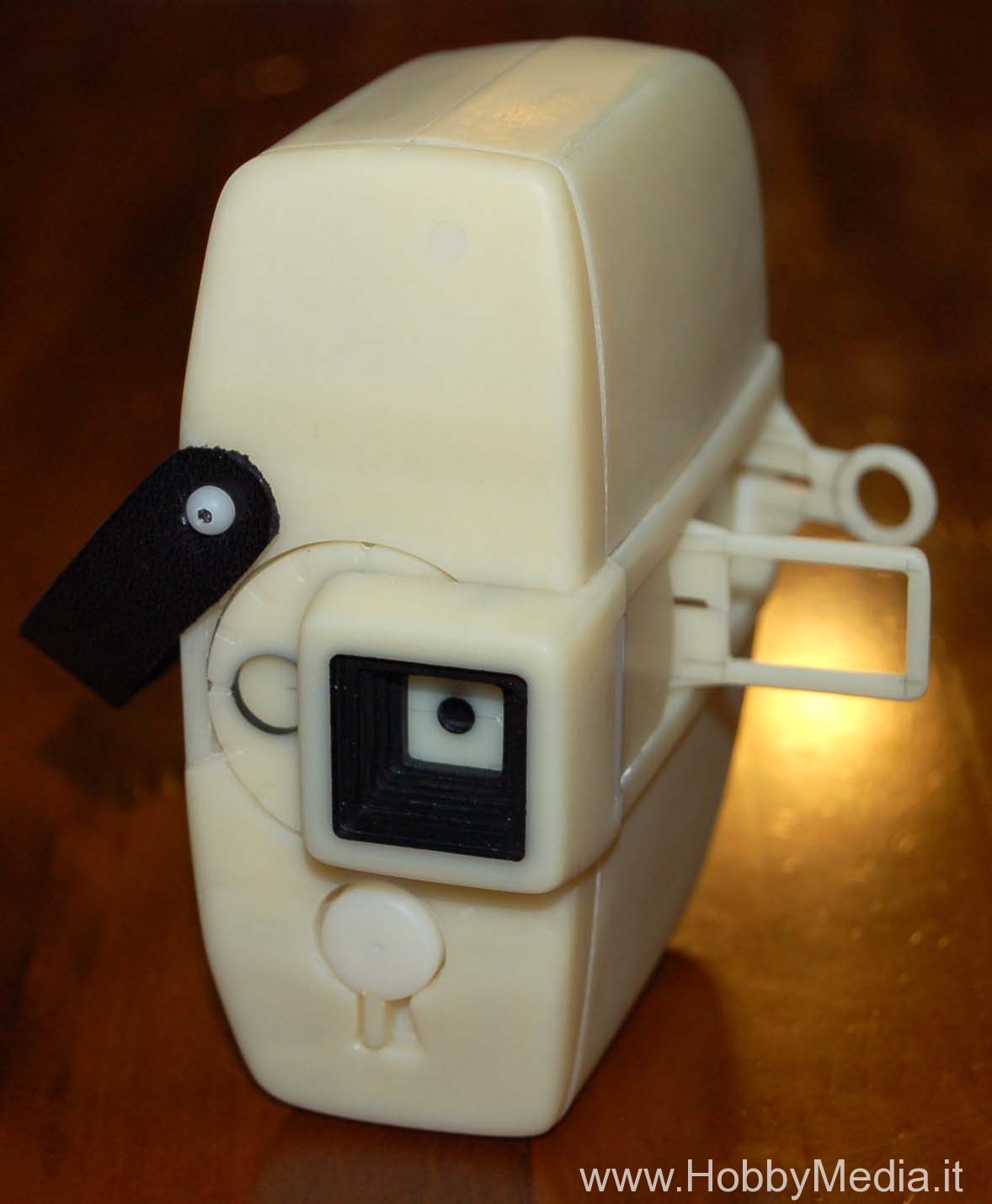 8mm-camera01.jpg