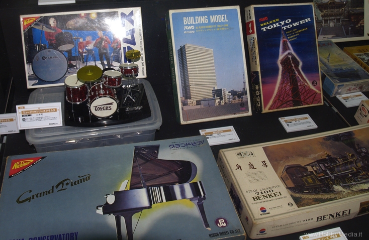 retro-cool-model-kit.jpg