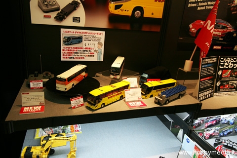 kyosho-die-cast-rc-bus-in-scala-1-43-2
