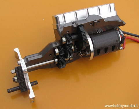 v8-engine-with-build-in-transfer-case-4