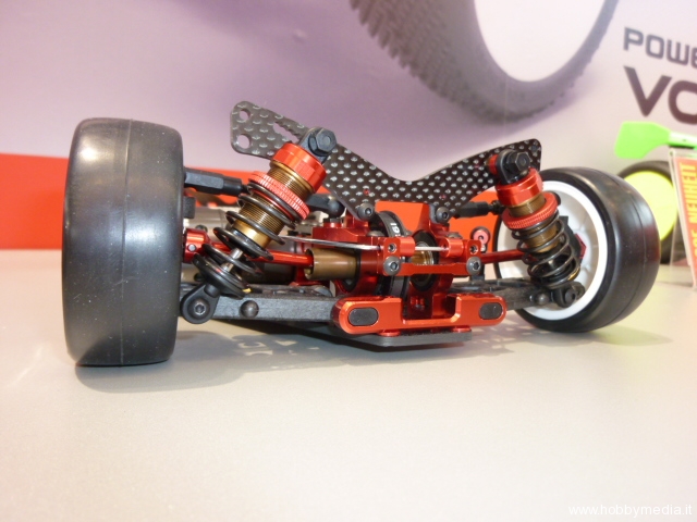 kyosho-tf6-touring-car-da-competizione-elettrica-114 kyosho-tf6-touring-car-da-competizione-elettrica-114