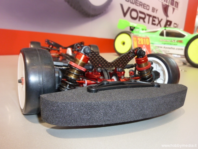 kyosho-tf6-touring-car-da-competizione-elettrica-115 kyosho-tf6-touring-car-da-competizione-elettrica-115