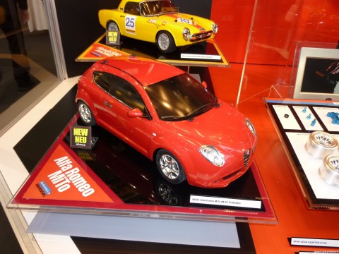 タミヤ　M05 アルファロメオMiTo Amazon.co.jp: タミヤ 1/10 電動RCカー アルファロメオ MiTo (M