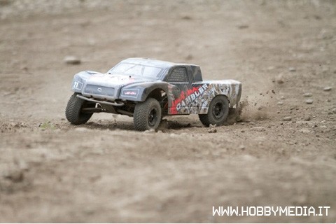 venom-gambler-2wd-sc-truck-2