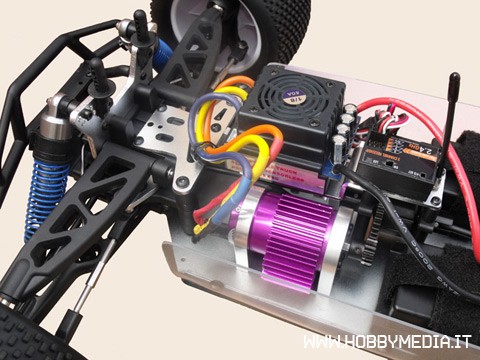 vrx-1e-brushless-truggy-3
