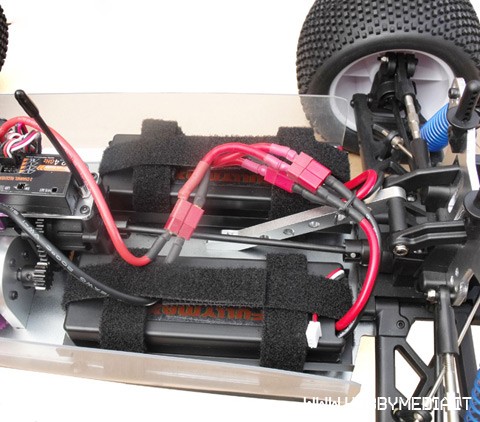 vrx-1e-brushless-truggy-5