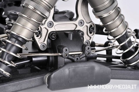 ansmann-x8e-prototipo-brushless-buggy-da-competizione-3