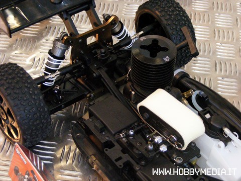 hpi-d8-rtr-buggy-a-scoppio-in-scala-1-8-toy-fair-2011-b