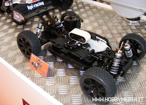 Scale Auto Racing on Hpi D8 Rtr  Buggy A Scoppio In Scala 1 8   Toy Fair 2011