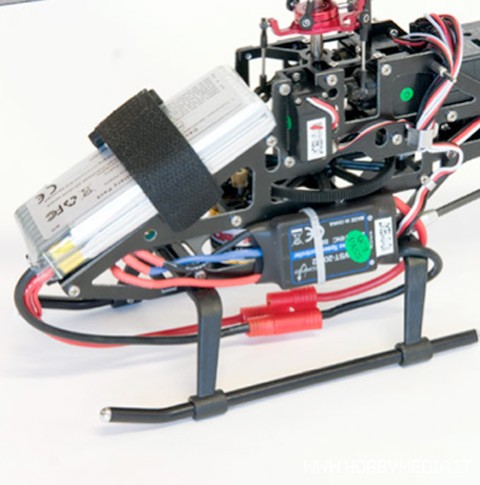 elicottero-elettrico-con-monorotore-tripala-1v33-3 elicottero-elettrico-con-monorotore-tripala-1v33-3