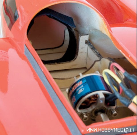 motoscafo-radiocomadato-brushless-hydro-formula-700-3 motoscafo-radiocomadato-brushless-hydro-formula-700-3