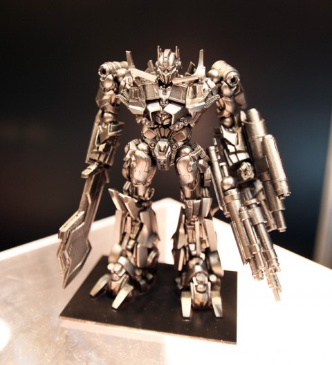 revoltech-optimus-prime-transformer-dark-of-the-moon-3