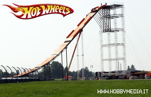 team-hot-wheels-indy-500-world-record-jump team-hot-wheels-indy-500-world-record-jump