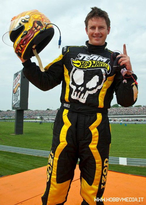 team-hot-wheels-world-record-jump-video-5 team-hot-wheels-world-record-jump-video-5