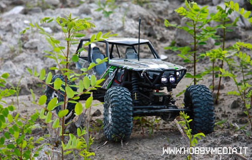 axial-wraith-rock-crawler-4 axial-wraith-rock-crawler-4