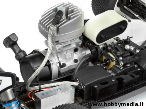 hpi-revolution-2-stroke-engine-4