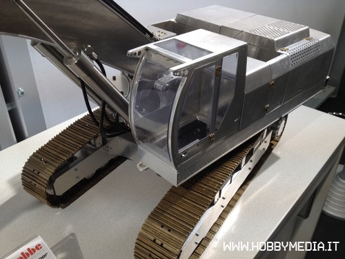 robbe-escavator-electric-2 robbe-escavator-electric-2