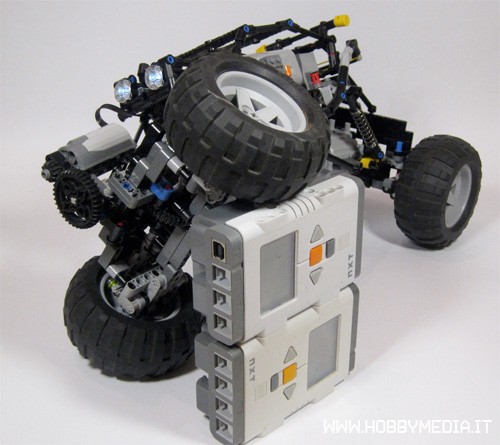 lego-little-boy-rc-car lego-little-boy-rc-car
