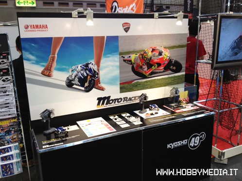 kyosho-moto-racer-ducati-desmodieci-3 kyosho-moto-racer-ducati-desmodieci-3