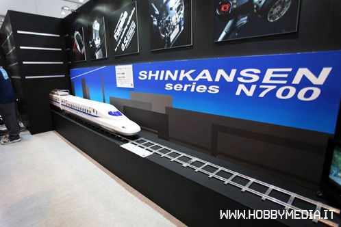shinkansen-series-n700-os-locomotive-3