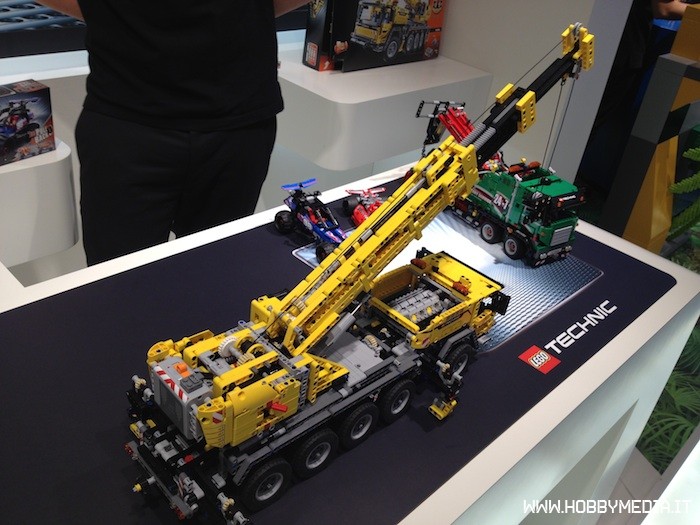 lego-technic-mobile-crane-mk-ii-42009-1.jpg