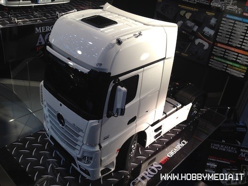 tamiya-rc-truck-mercedes-1