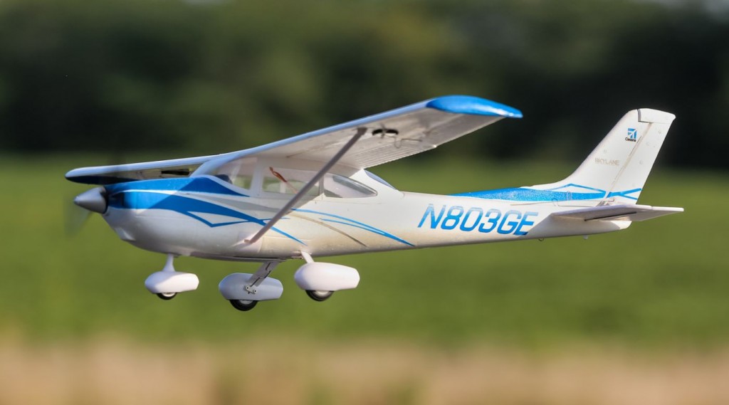 HORIZON UMX CESSNA 182 Rc Super Cub Parts E-flite Landing