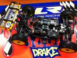 Tekin RX8 sulla buggy TLR 8ight E di Adam Drake