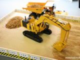 Kyosho Komatsu PC1250-8 escavatore cingolato IRC Series Modellismo Movimento Terra RC Dinamico