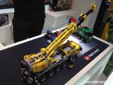 Lego Technic Mobile Crane MK II (42009) e Service Truck (42008) - TOY FAIR 2013