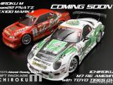 YOKOMO ICHIROKU M 1:16 - TOYOTA JZX100 MARK II e MAZDA M7 RE AMEMIYA TOYO