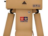 Il robot fatto di scatole di cartone Tamiya - Kaiyodo Revoltech